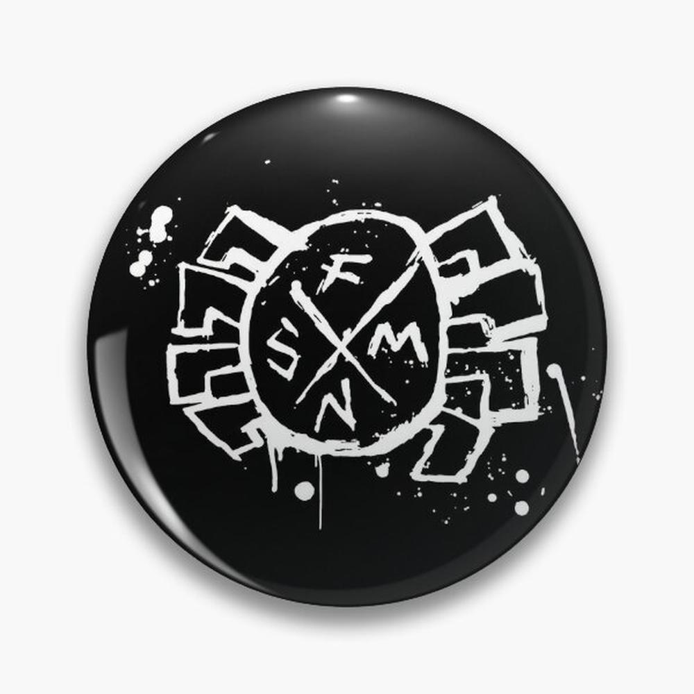 Spider Punk Logo Pin Buttons B - Ethnic Modern Fashion 评论和价格